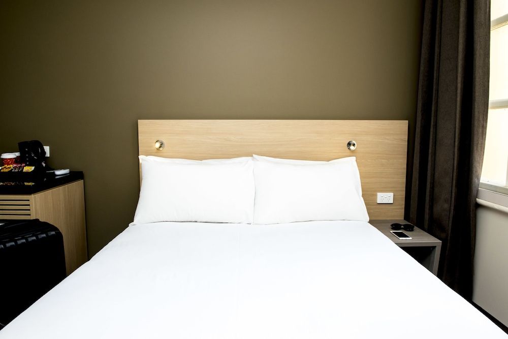 ibis budget Melbourne CBD Standard Twin Room, 2 Twin Beds 4