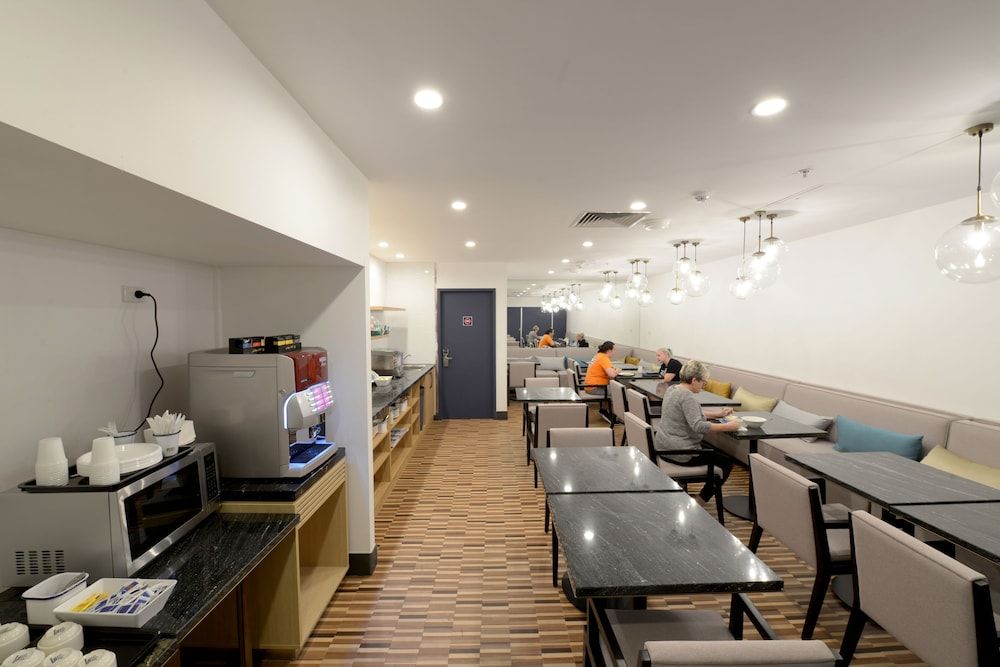undefined ibis budget Melbourne CBD 6