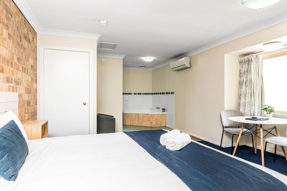 Lismore Wilson Motel King Spa Room 3
