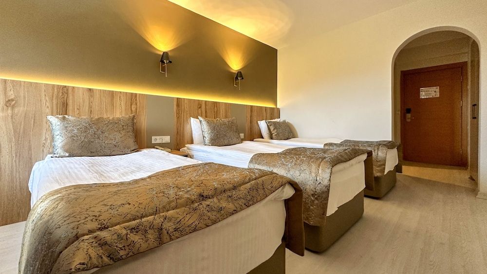 Ephesus Hitit Hotel Standard Triple Room, 1 Bedroom, Pool View, Poolside