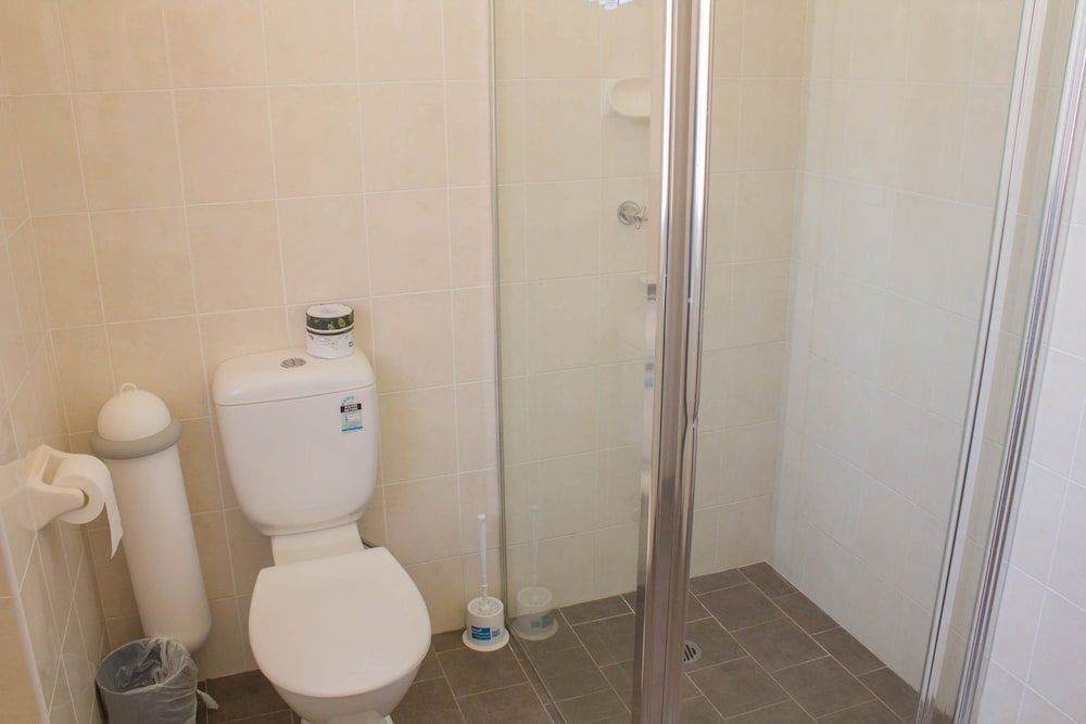 Gardners Inn Hotel Standard Double with shared bathroom 6