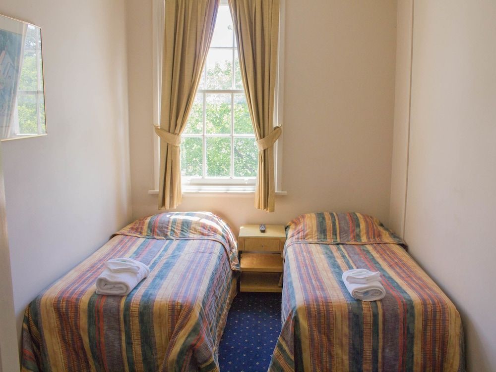 Gardners Inn Hotel Twin Shared with shared bathroom 6