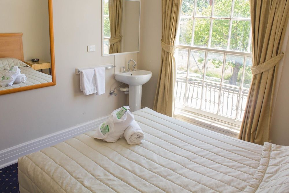 Gardners Inn Hotel Standard Double with shared bathroom 4