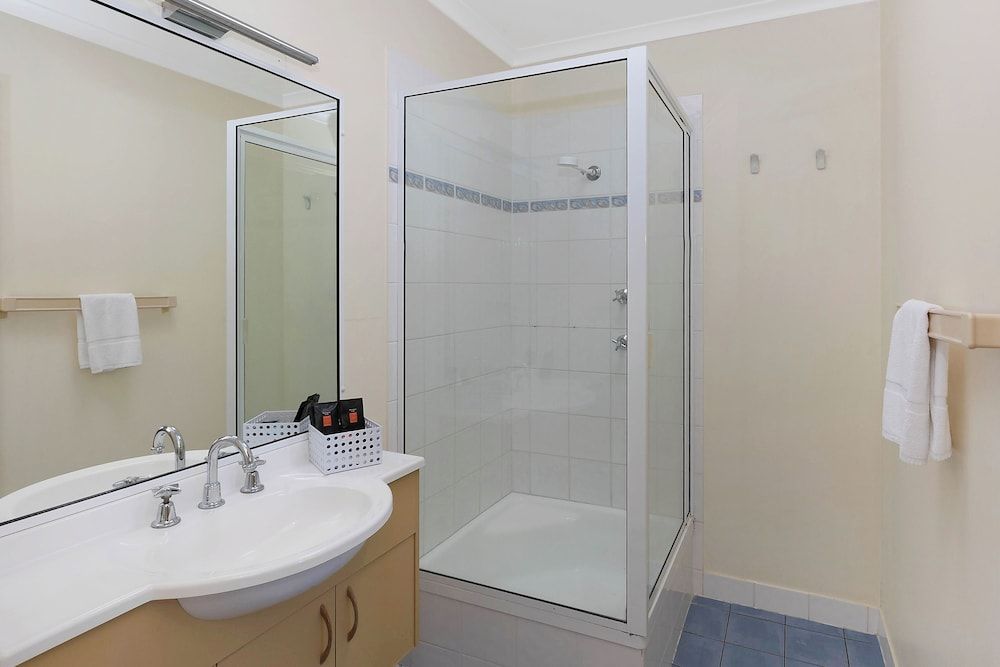 Reflections Forster Beach - Holiday Park Standard Cabin - Sleeps 5 4