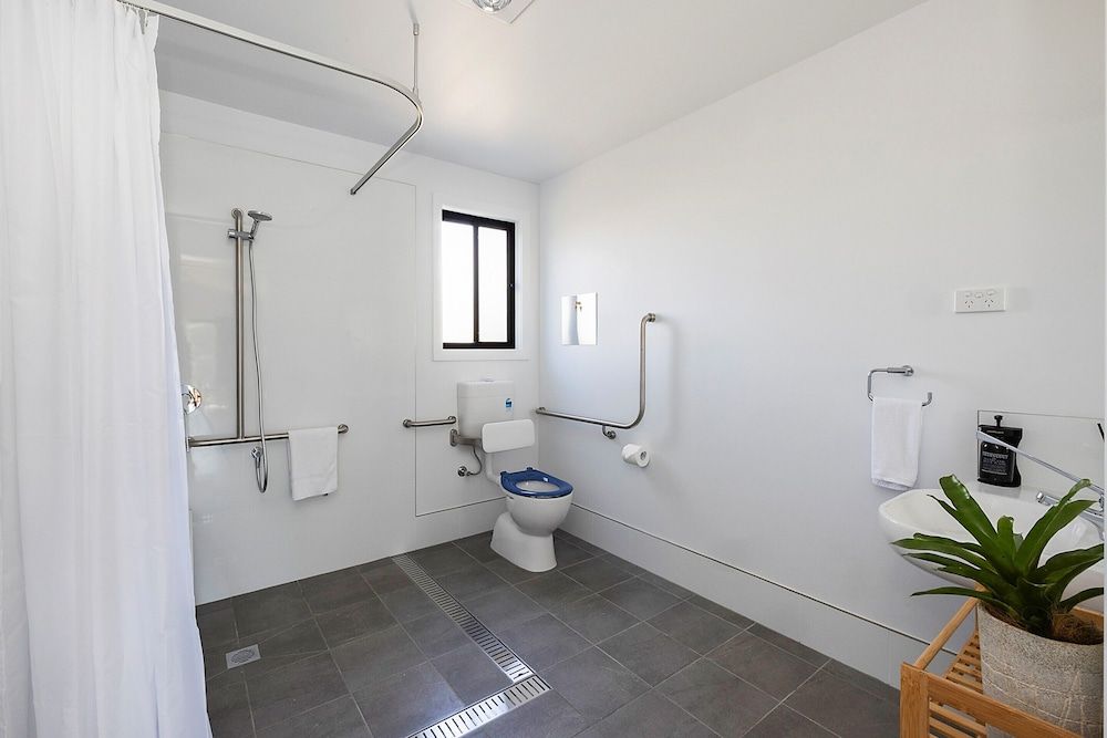 Reflections Forster Beach - Holiday Park Premium Villa Accessible - Sleeps 4 6