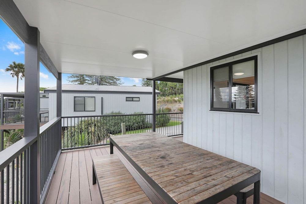 Reflections Forster Beach - Holiday Park Deluxe Cabin - Sleeps 5 3