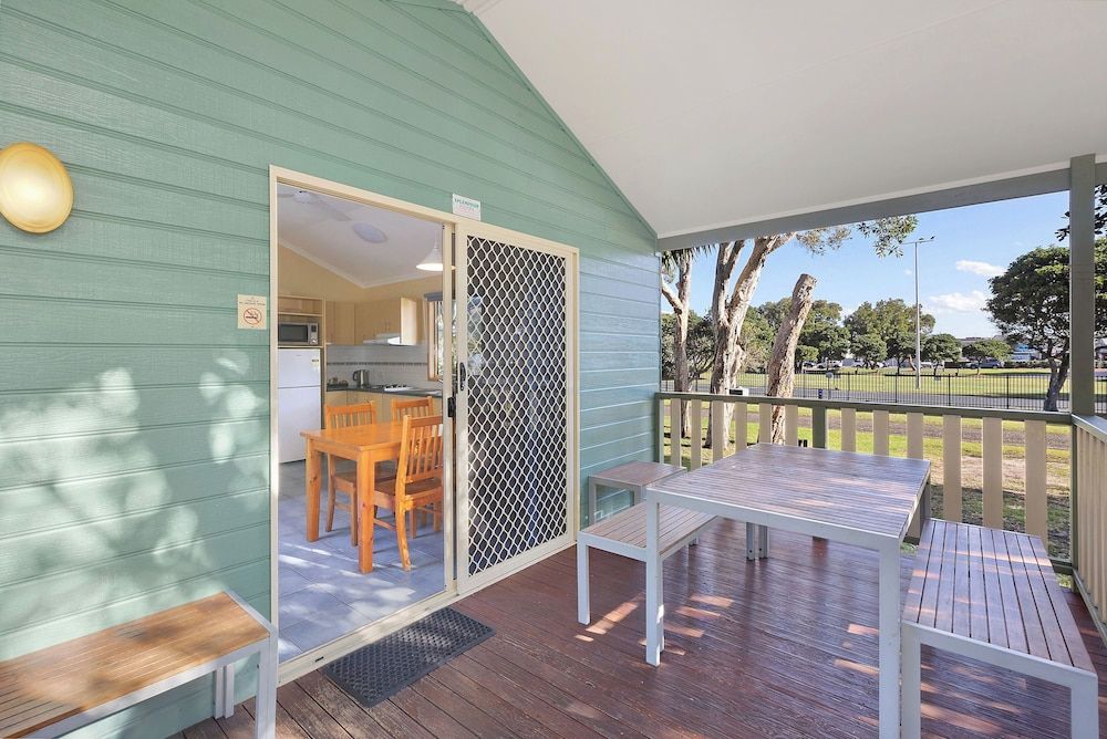 Reflections Forster Beach - Holiday Park Standard Cabin - Sleeps 5 3