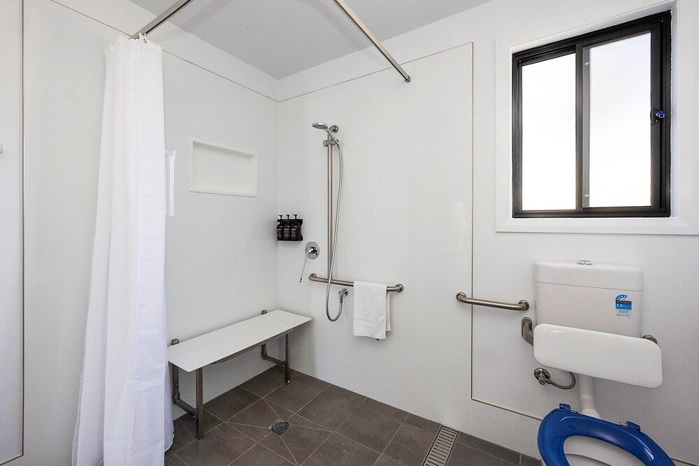 Reflections Forster Beach - Holiday Park Premium Villa Accessible - Sleeps 4 4