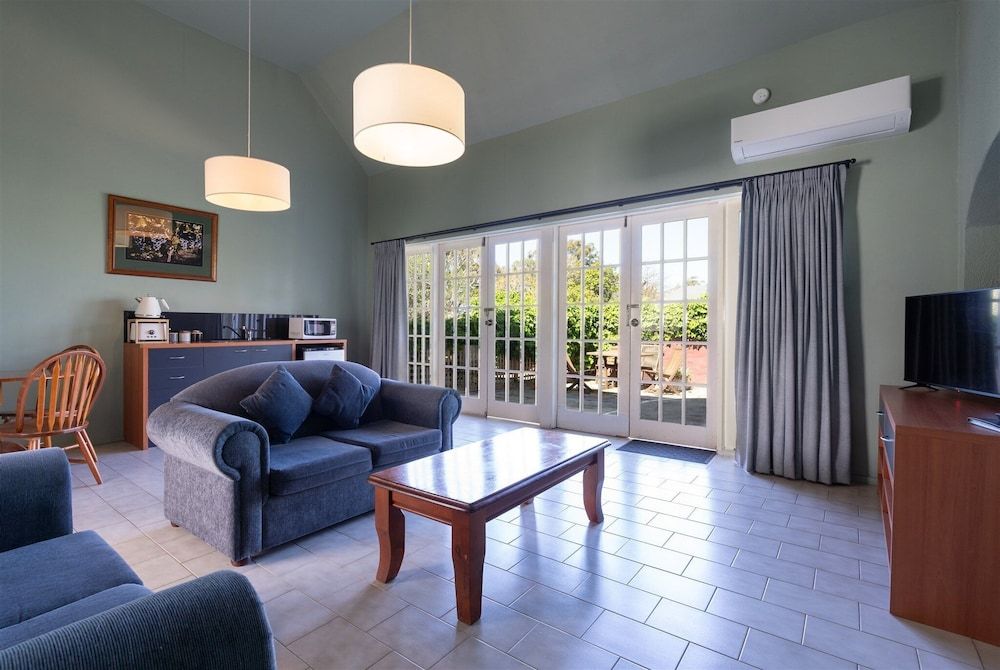 Coolangatta Estate Superior Room 12