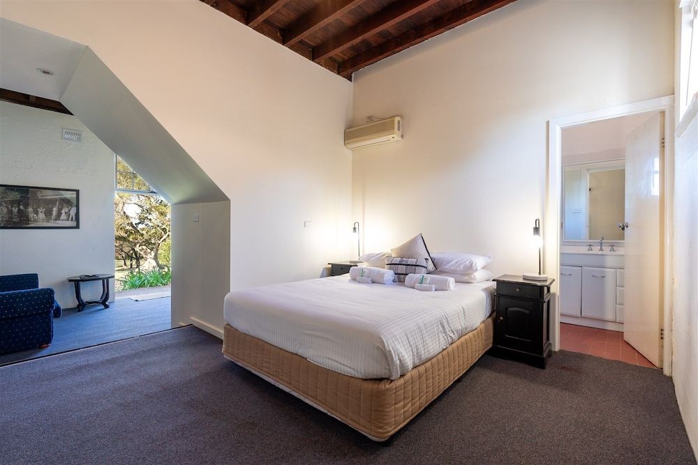 Coolangatta Estate Standard Room 7