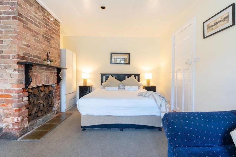 Coolangatta Estate Superior Room 5