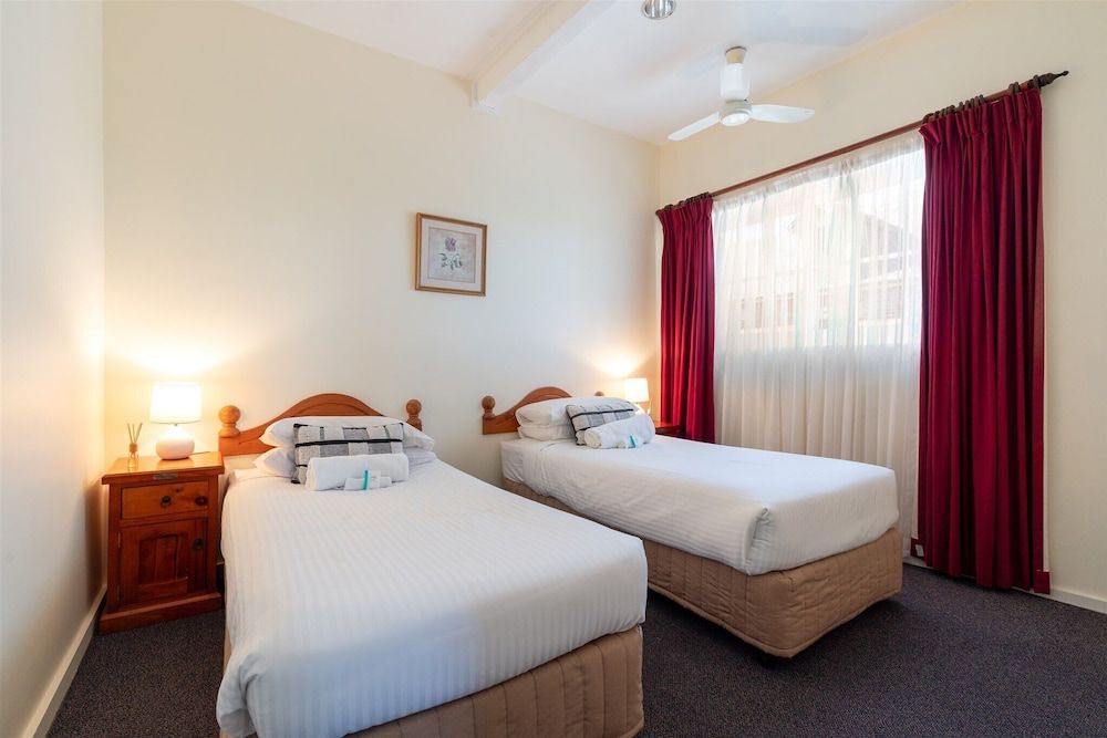 Coolangatta Estate Superior Room 7