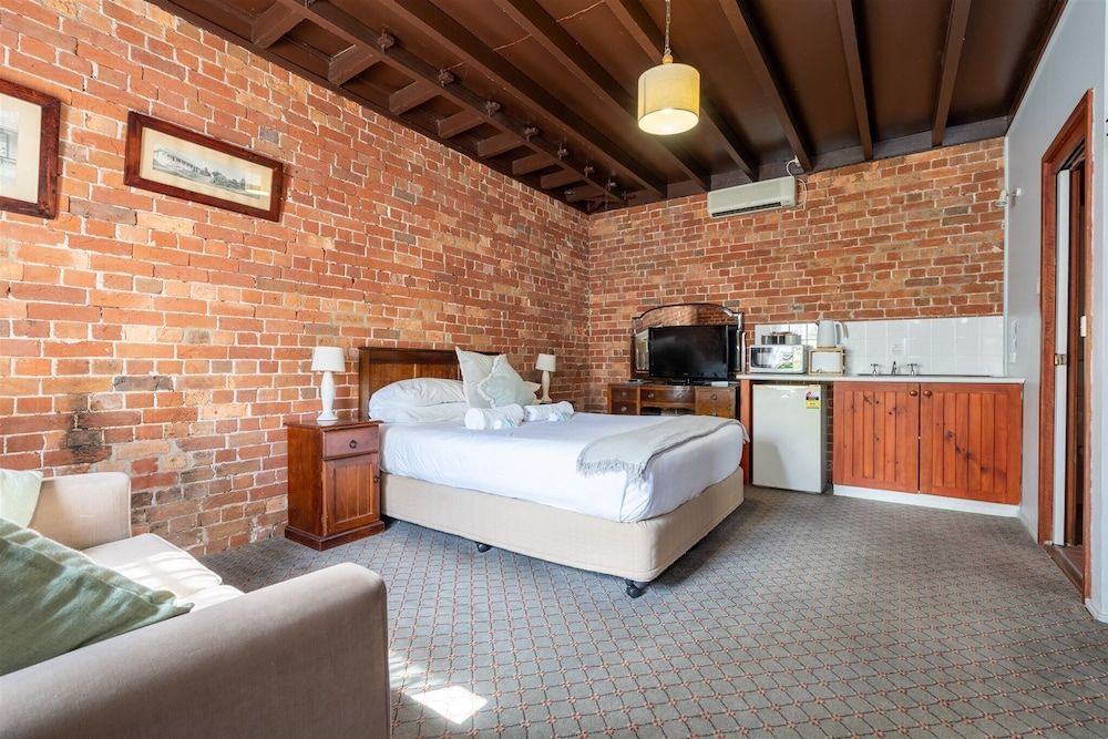 Coolangatta Estate Basic Room 2