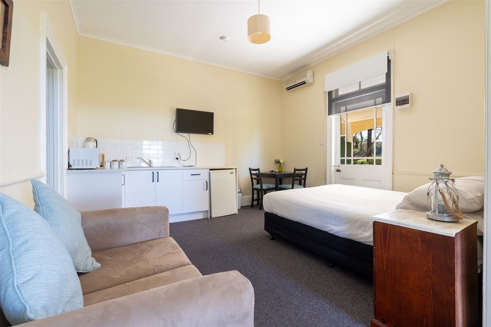 Coolangatta Estate Standard Room 2