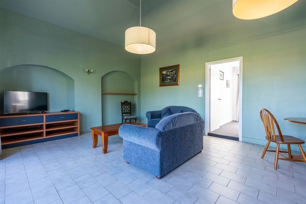 Coolangatta Estate Superior Room 10