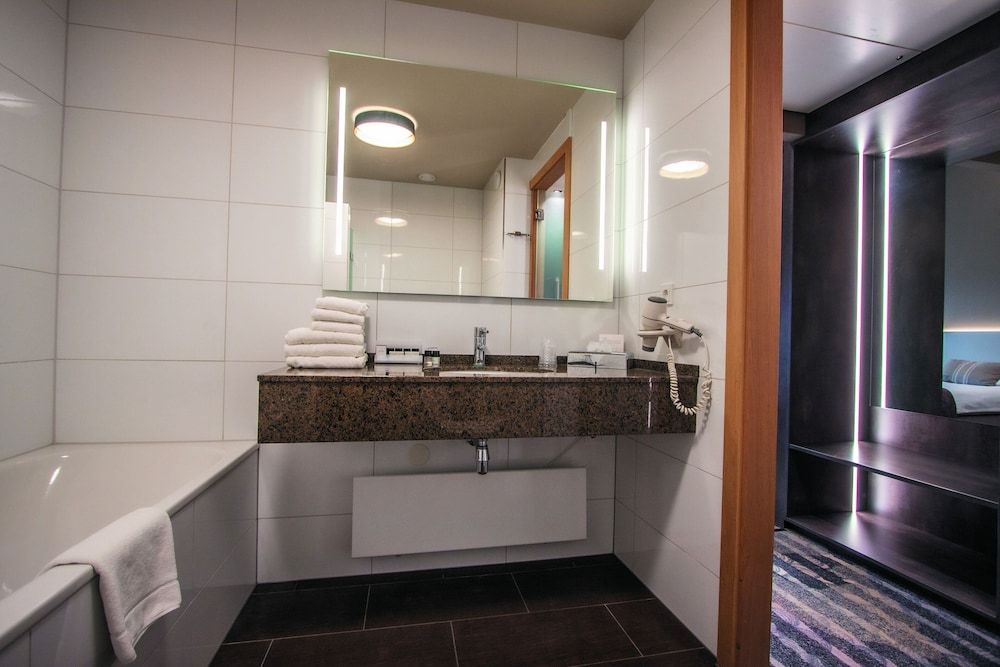 Best Western Hotel Nobis Asten Standard Room, 3 Twin Beds, Non Smoking 8