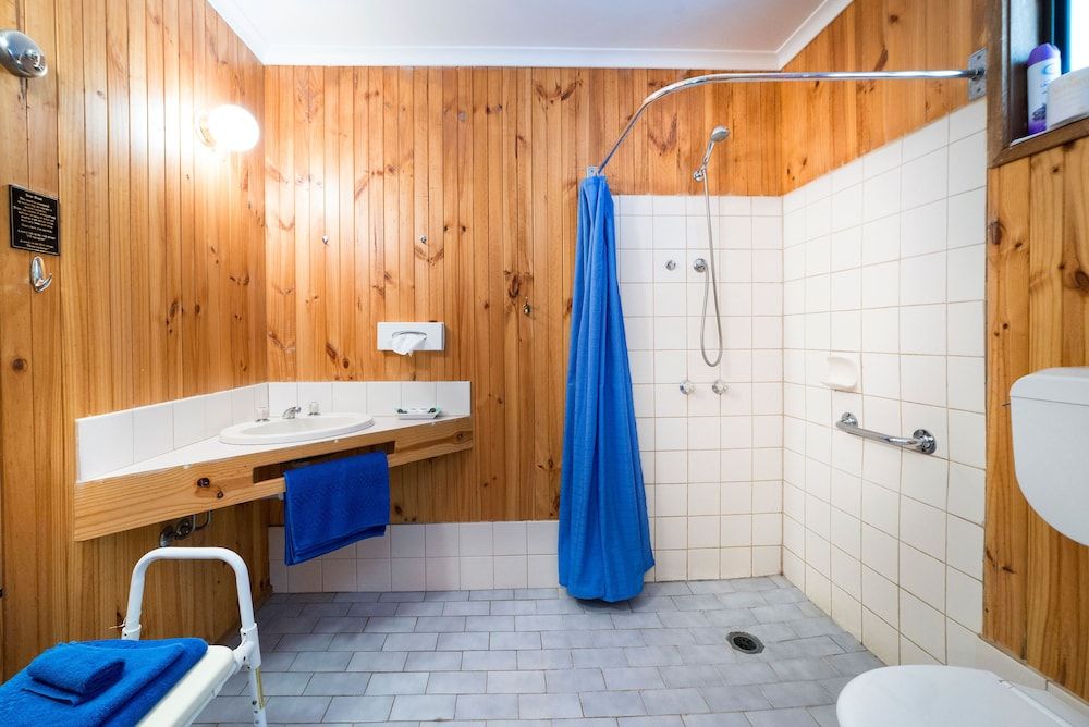 Kookaburra Motor Lodge Twin Room, Accessible, Mountain View 6