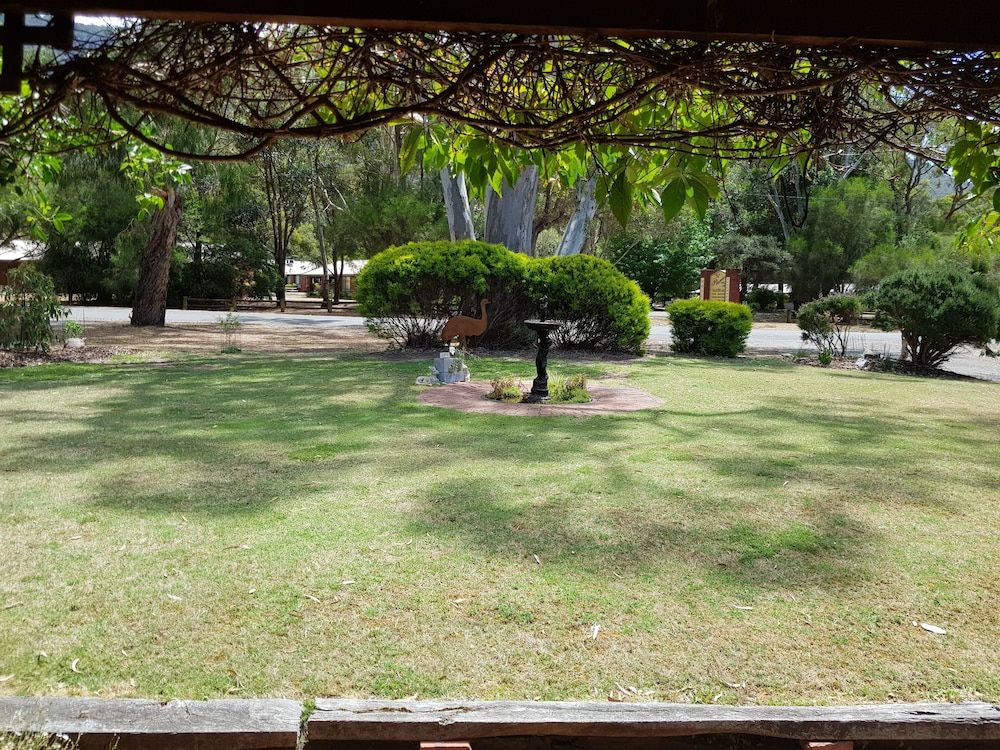 Kookaburra Motor Lodge Double Room, Garden View 6