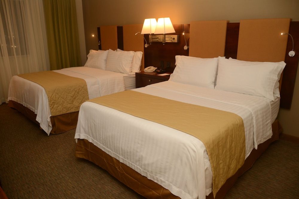Holiday Inn Hotel & Suites Hermosillo Aeropuerto by IHG Standard Room, 2 Queen Beds 3