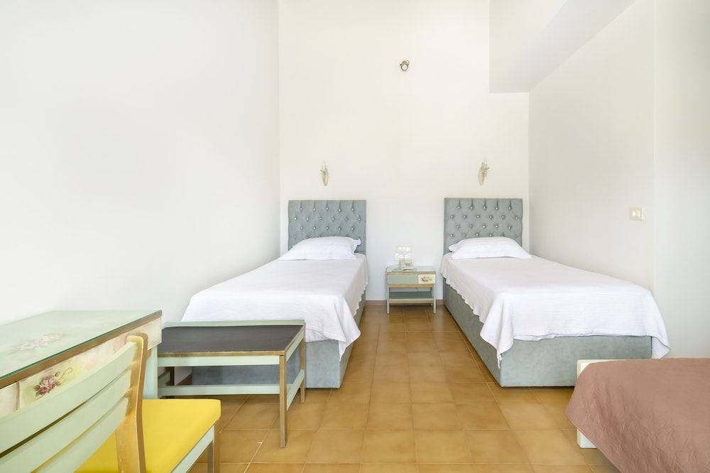 Hotel Agia Markella Classic Triple Room, Mountain View