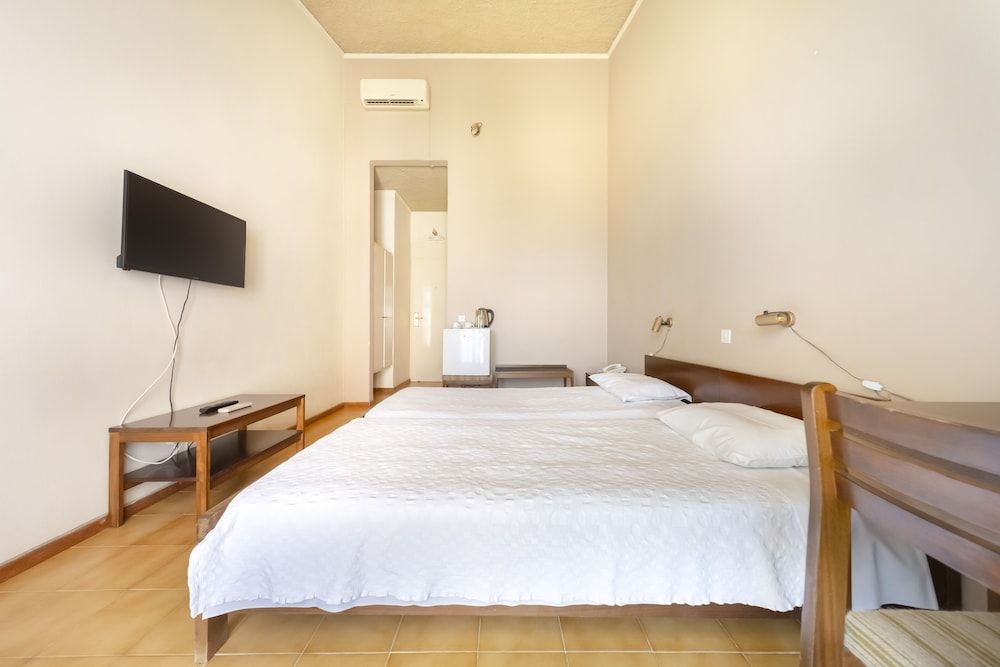 Hotel Agia Markella Classic Double Room, Garden View 3