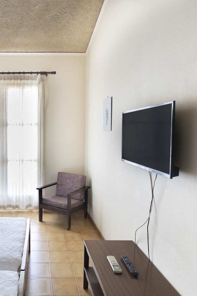 Hotel Agia Markella Classic Double Room, Garden View 8