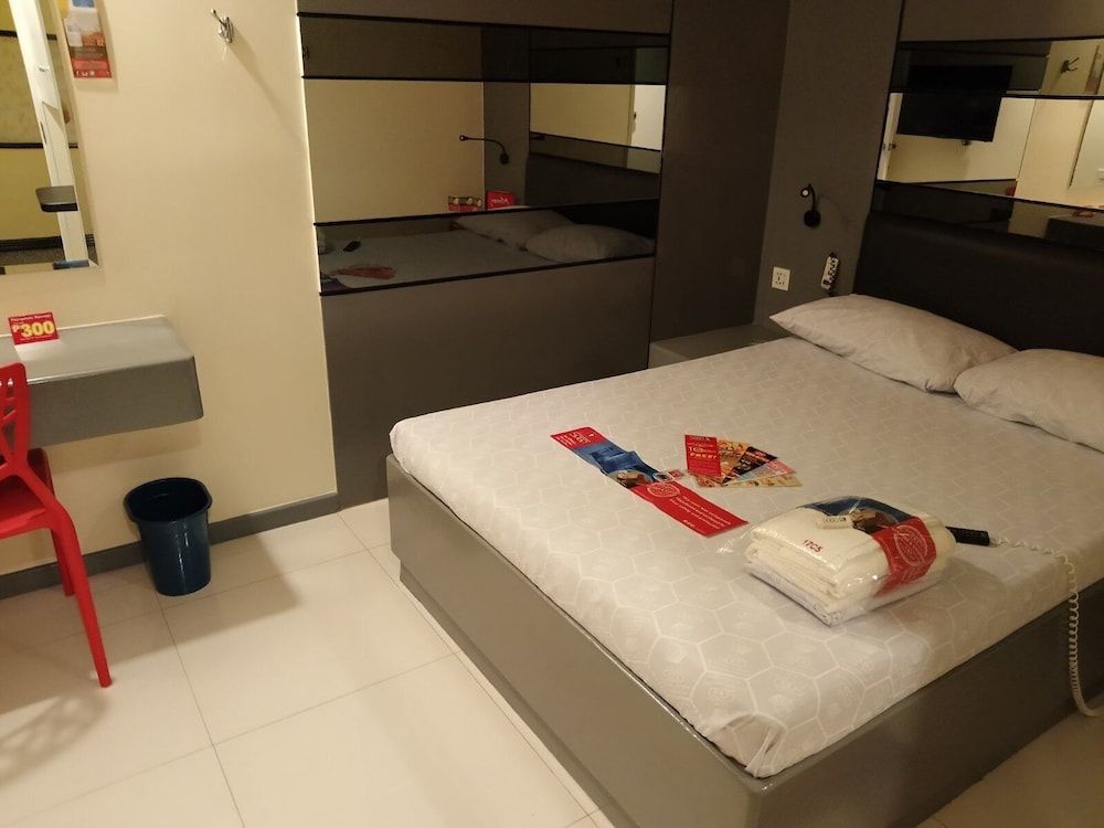 undefined Hotel Sogo Avenida 4