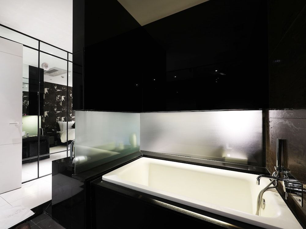 Hotel Amare Deluxe Room 5