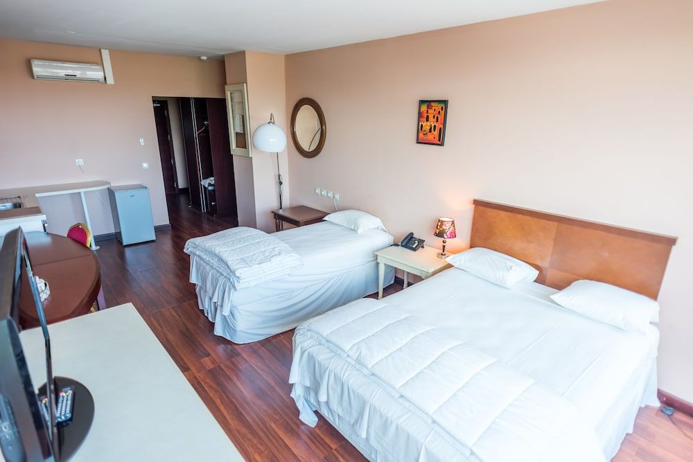 Hotel Sarah Nui Premium Triple Room 2