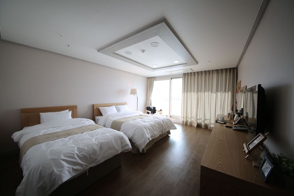 Hotel Aroha Standard Twin Room, Sea View 3