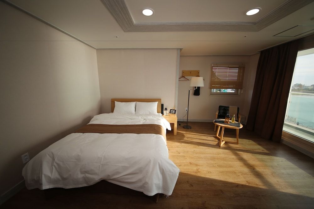 Hotel Aroha Deluxe Double Room, Sea View