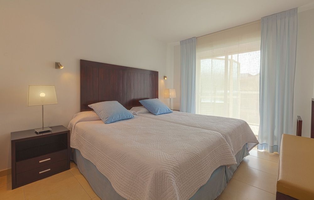 Deluxe Apartment, 2 Bedrooms, Terrace, Sea View (Non Refundable)