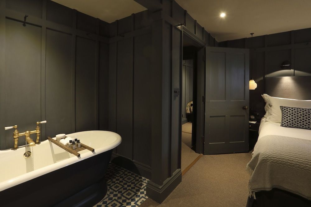 No 131 Family Room 3