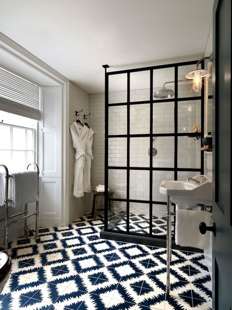 No 131 Classic Double Room 5