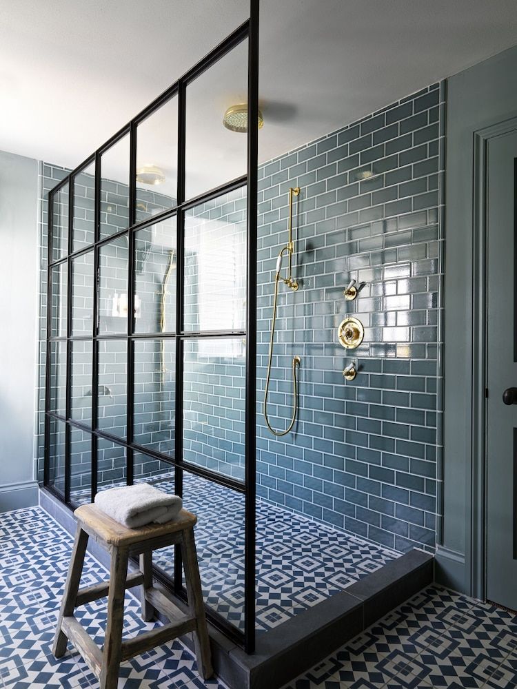 No 131 Family Room 5