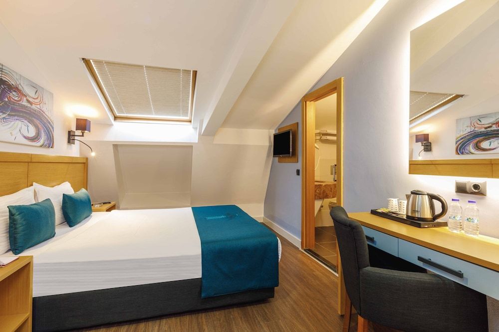 Urban Hotel Bomonti Economy Double Room 2