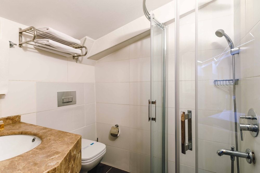 Urban Hotel Bomonti Economy Double Room 3