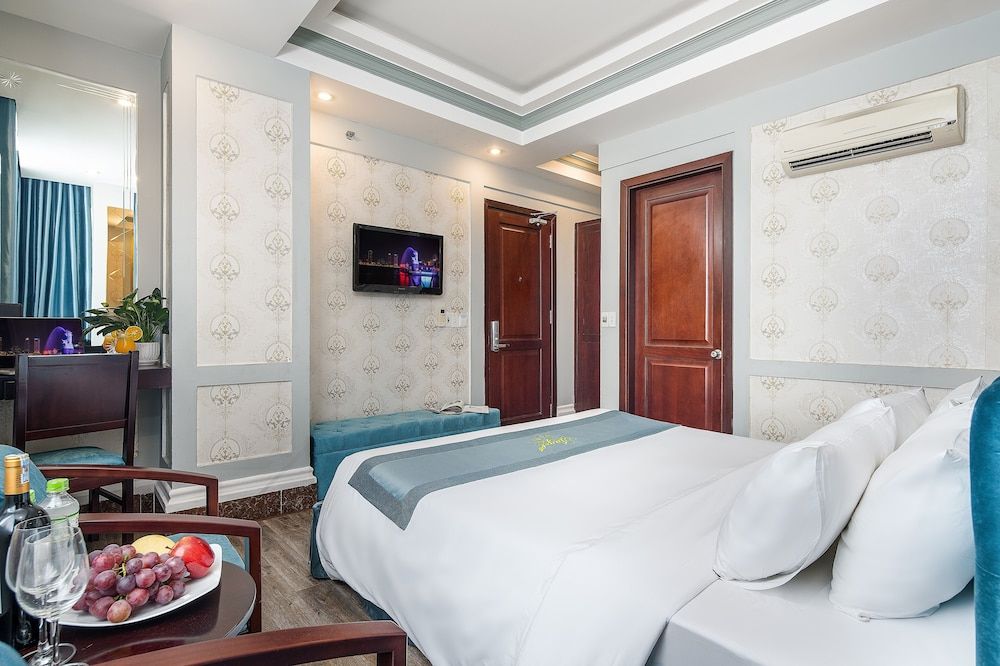 Angel Hotel Da Nang Deluxe Double Room, City View 2
