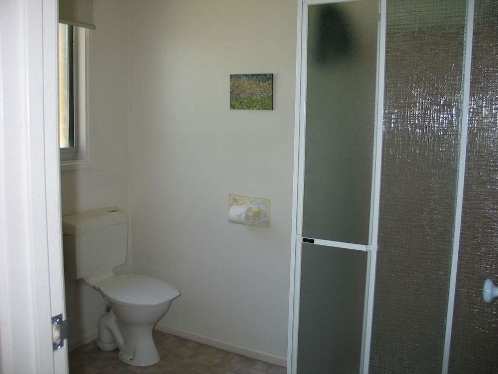 Balnarring Village Motor Inn Deluxe Spa 4