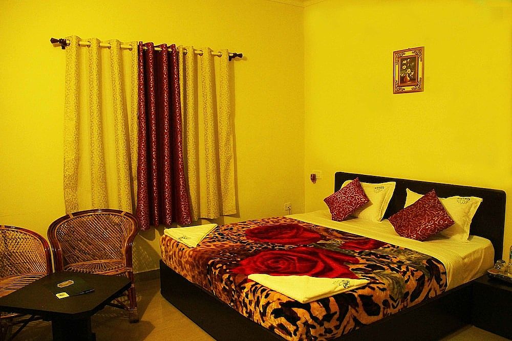 Green Trees Munnar Deluxe Room, Balcony 2