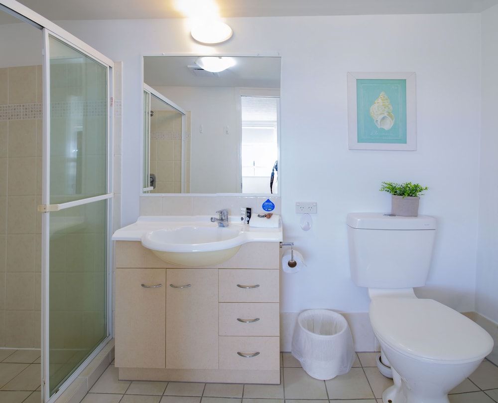 Golden Riviera Beach Resort Apartment, 2 Bedrooms, Beachfront 8