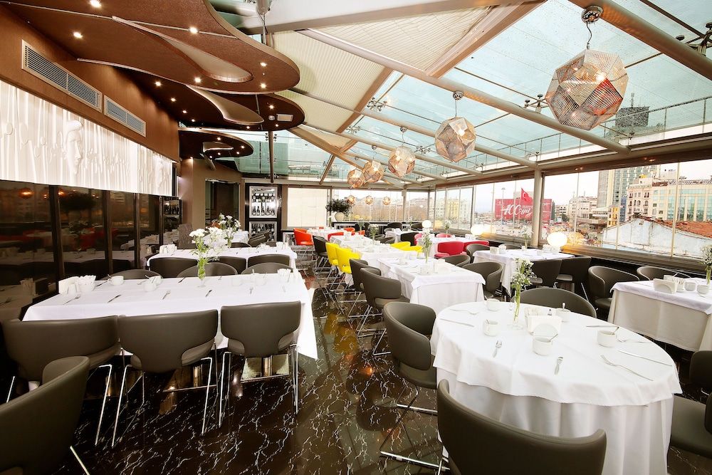 undefined Cartoon Hotel 4