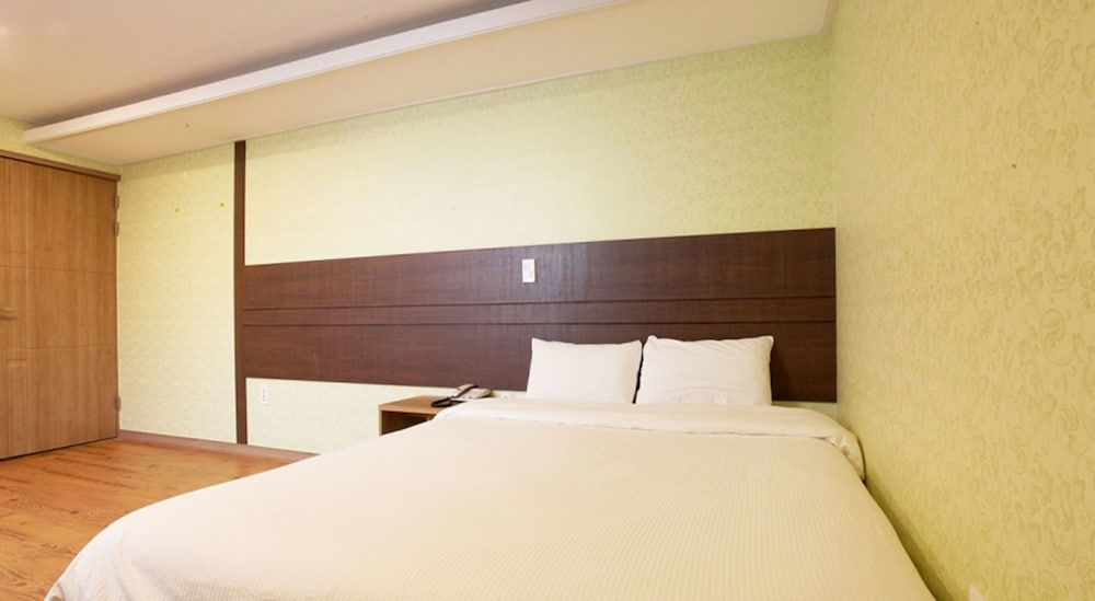 Hotel CJ Double Room 2