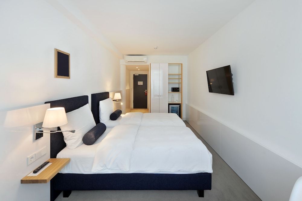 Bayer 89 Vi Vadi Hotel Twin Room 3