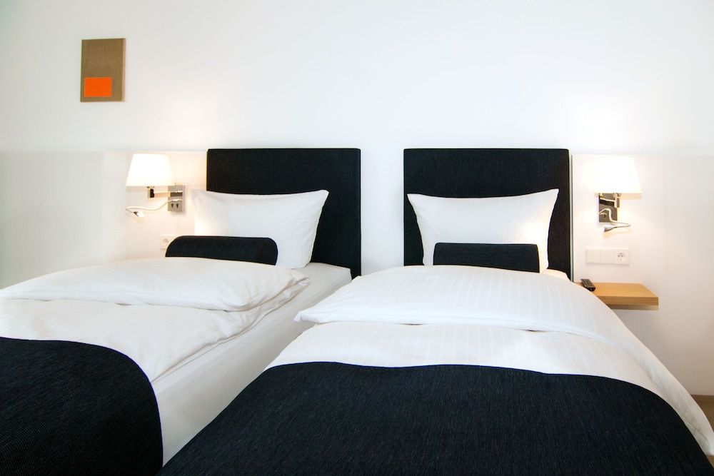 Bayer 89 Vi Vadi Hotel Twin Room 5