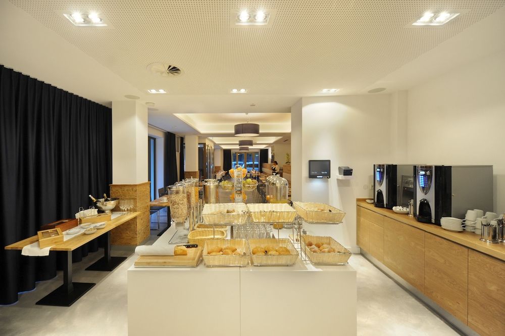 undefined Bayer 89 Vi Vadi Hotel 10