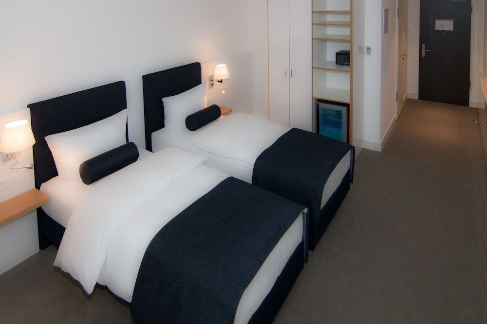 Bayer 89 Vi Vadi Hotel Twin Room 6