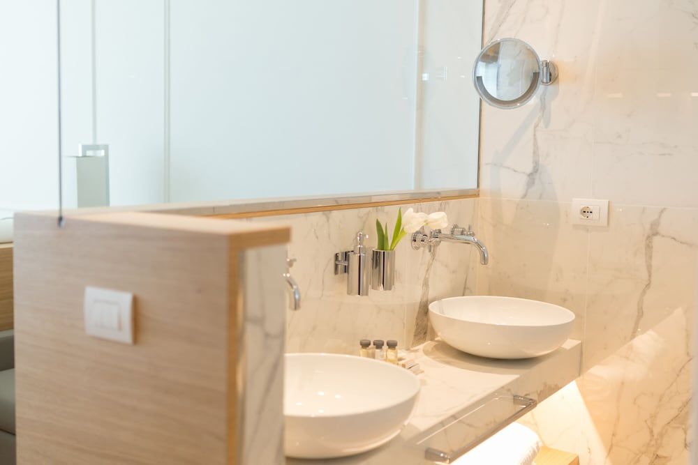 Hotel Abner's Luxury Triple Room 6