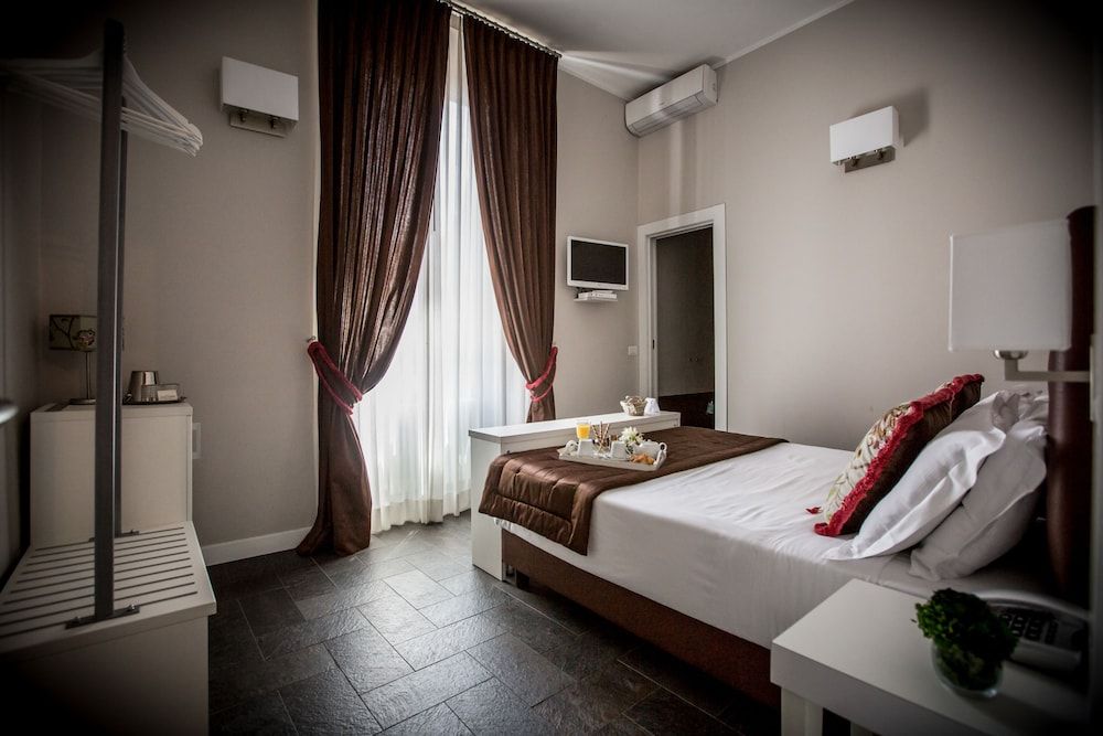 Chic & Town Luxury Rooms Classic Double Room 3