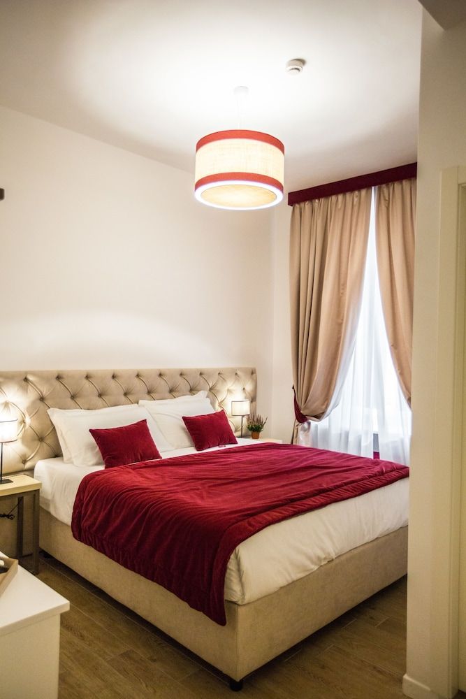 Chic & Town Luxury Rooms Classic Double Room 9